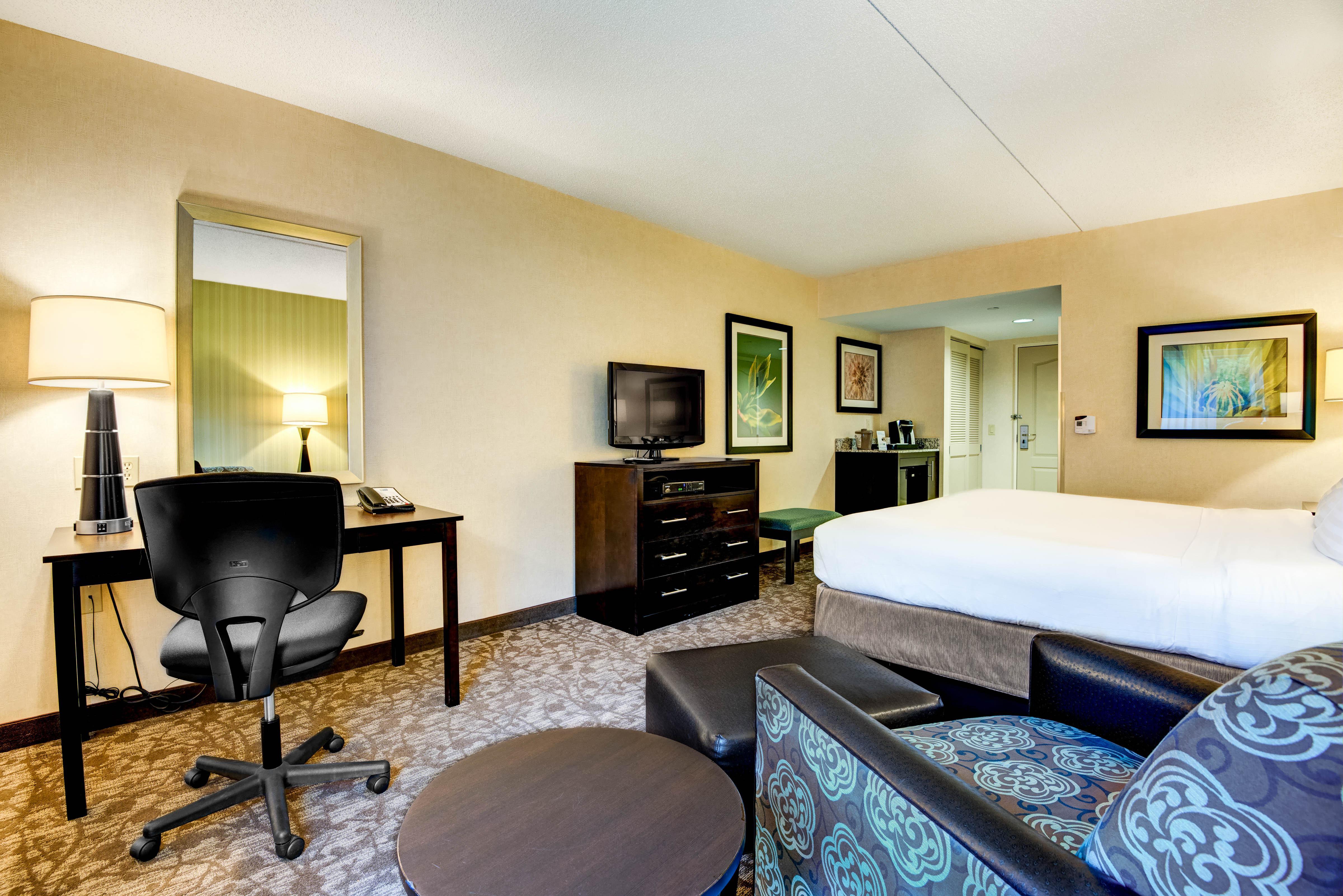 Holiday Inn Express - Neptune By Ihg Экстерьер фото
