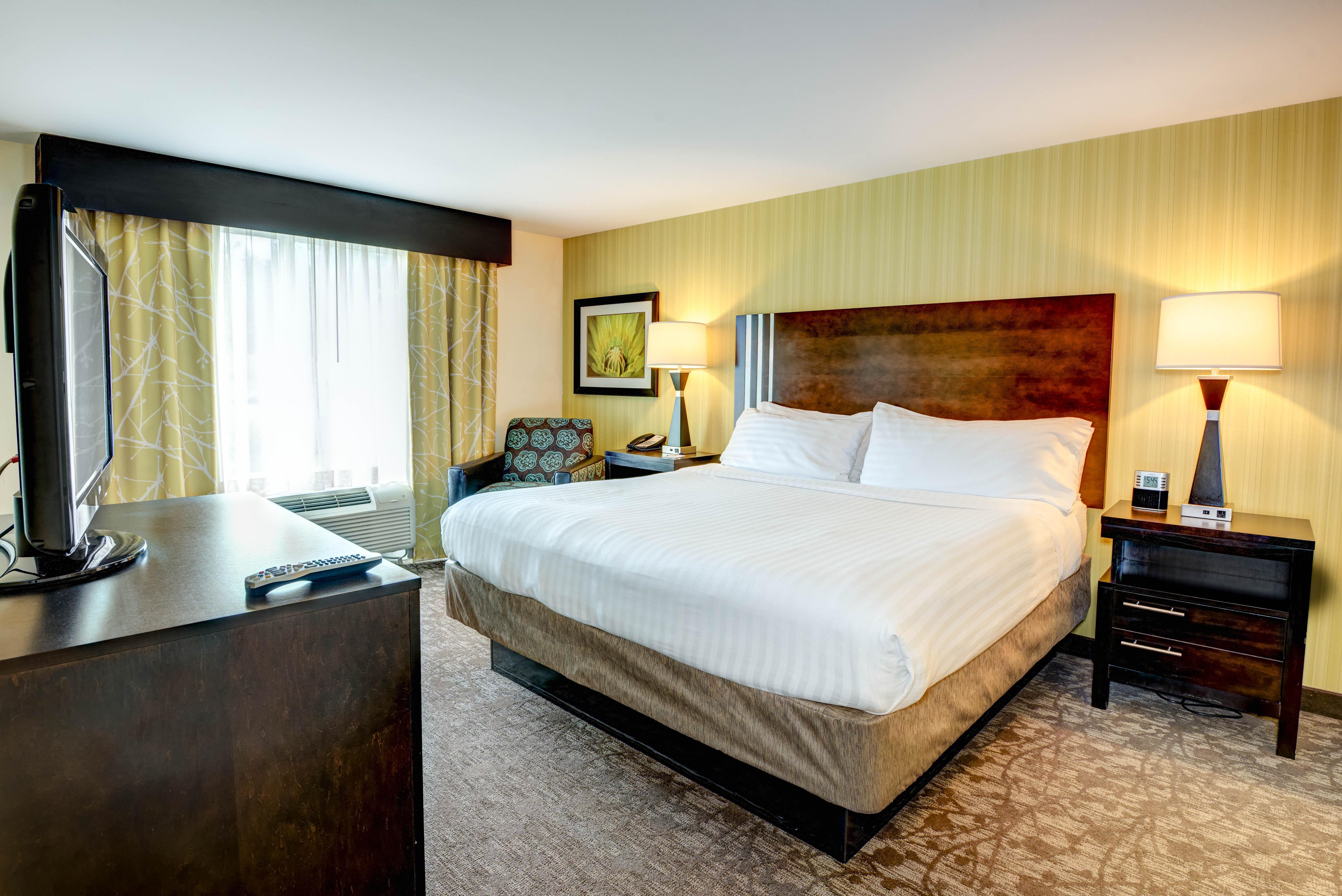 Holiday Inn Express - Neptune By Ihg Экстерьер фото