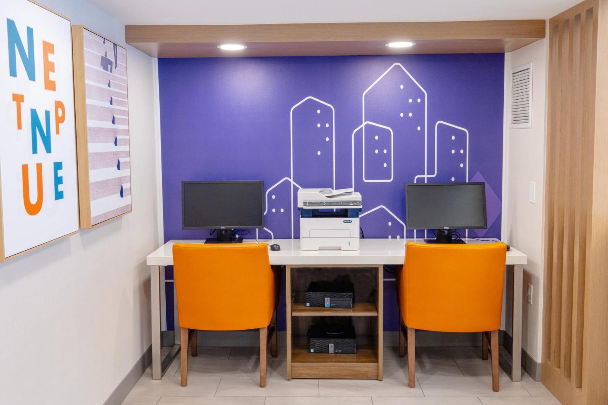 Holiday Inn Express - Neptune By Ihg Экстерьер фото