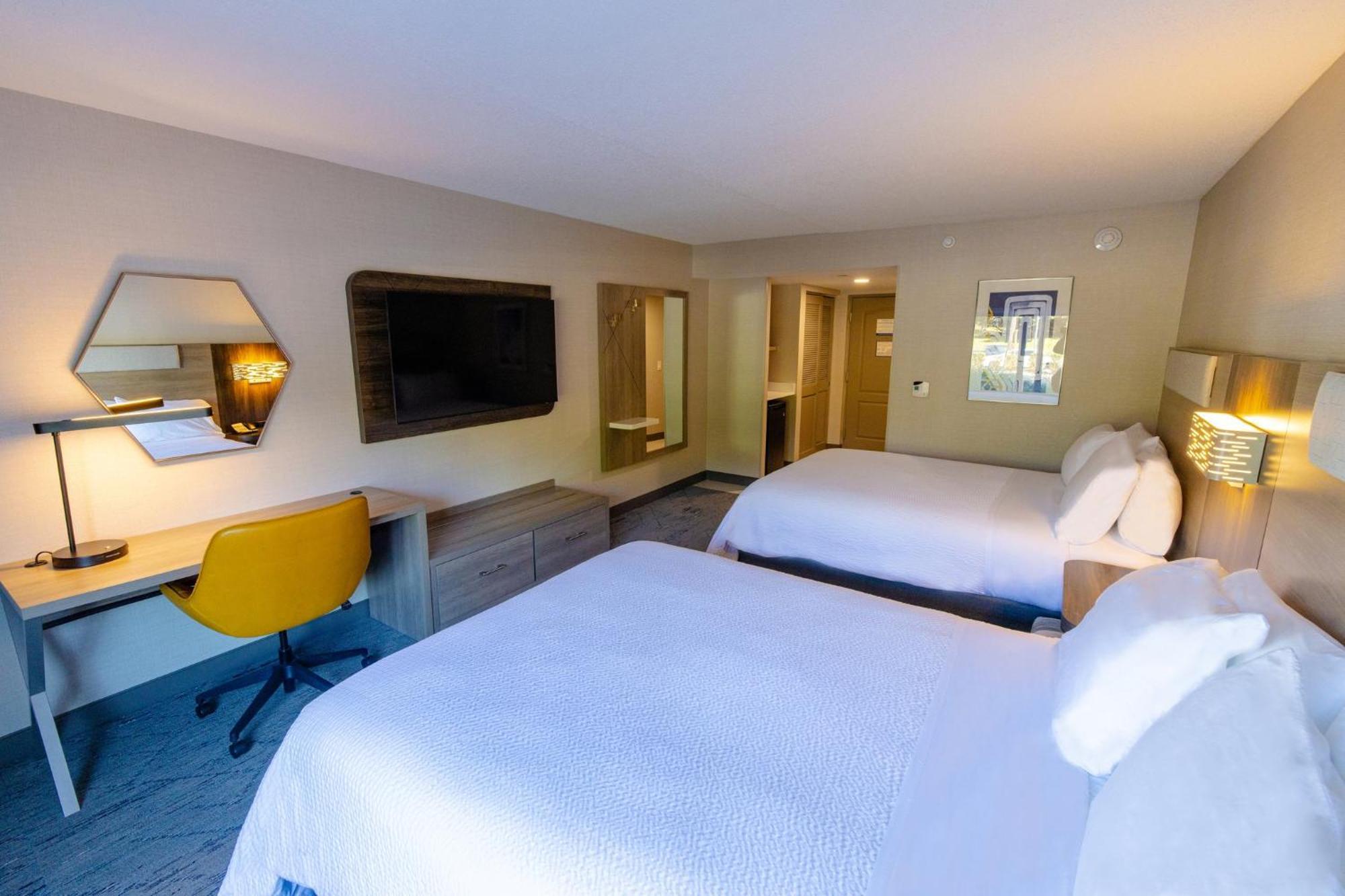 Holiday Inn Express - Neptune By Ihg Экстерьер фото