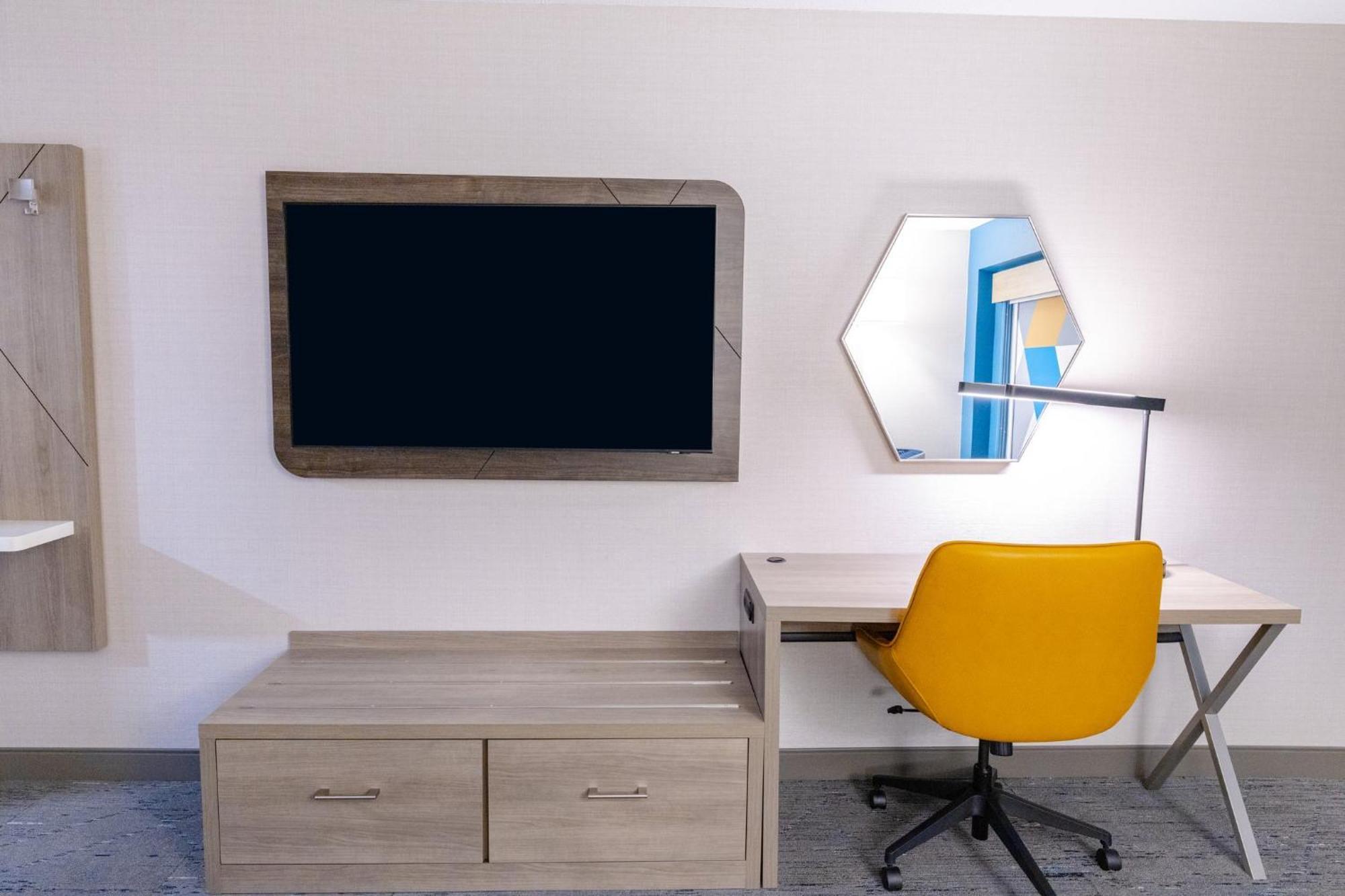 Holiday Inn Express - Neptune By Ihg Экстерьер фото