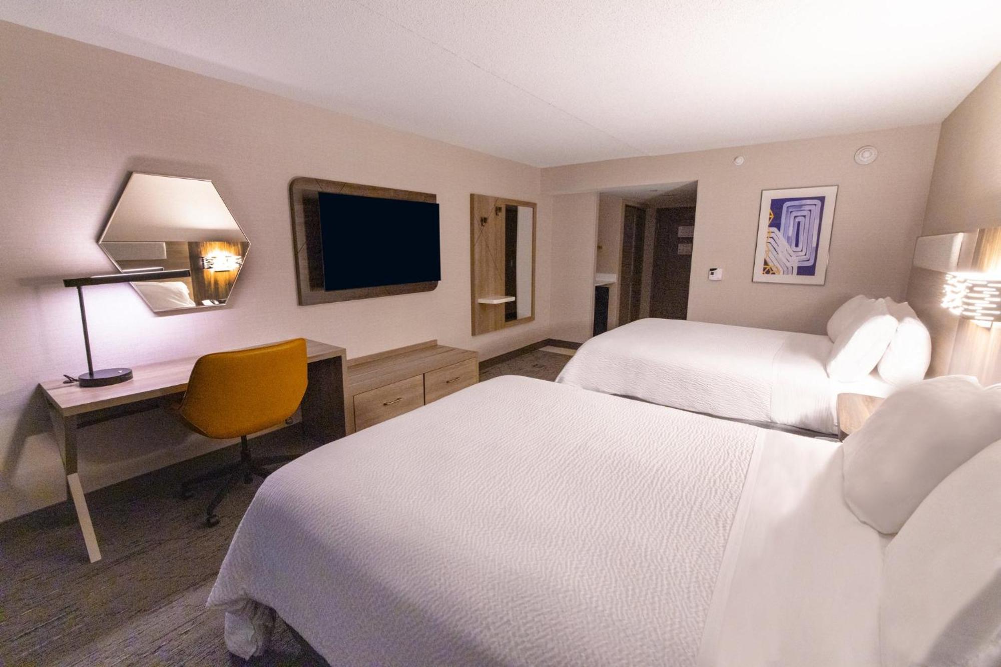 Holiday Inn Express - Neptune By Ihg Экстерьер фото