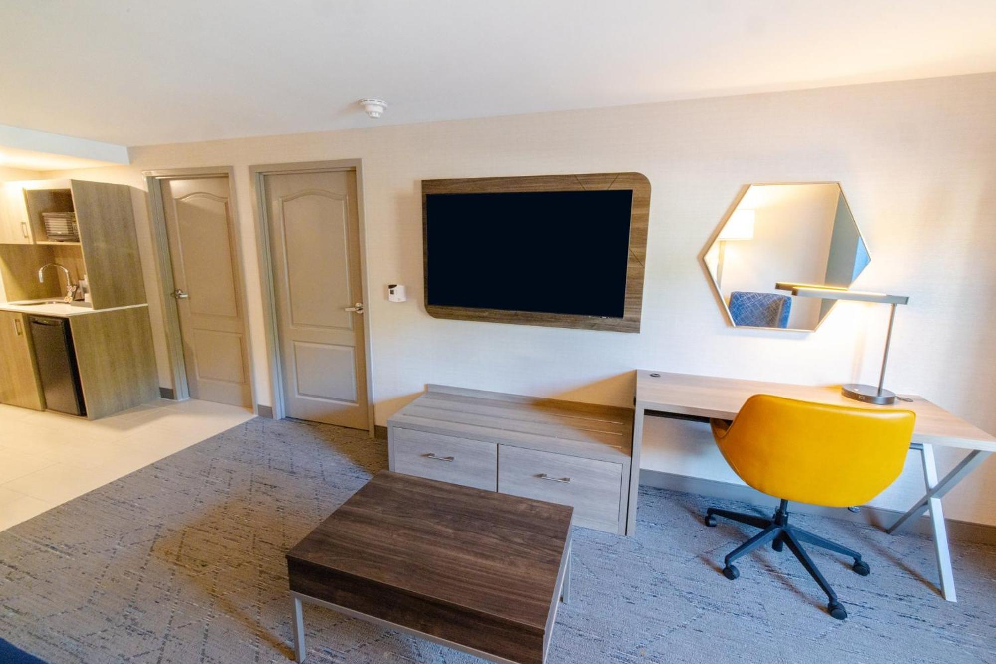 Holiday Inn Express - Neptune By Ihg Экстерьер фото